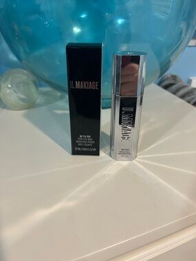IL MAKIAGE No Filter Poreless Smoothing Primer - Silver & Black Packaging